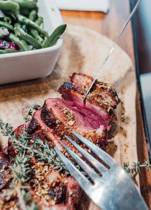 Restaurant au charbon de bois à Paris