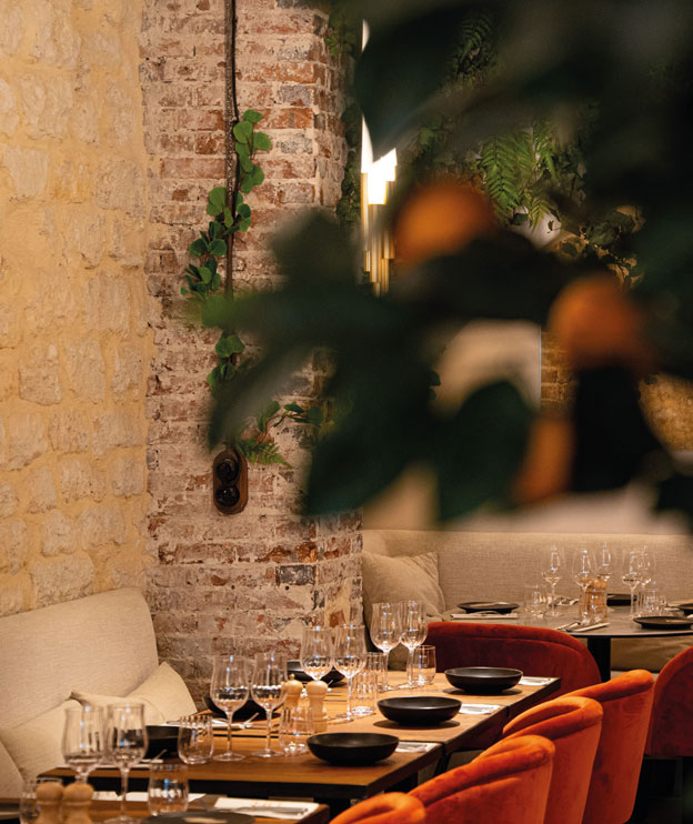 Restaurant with Massages in Paris